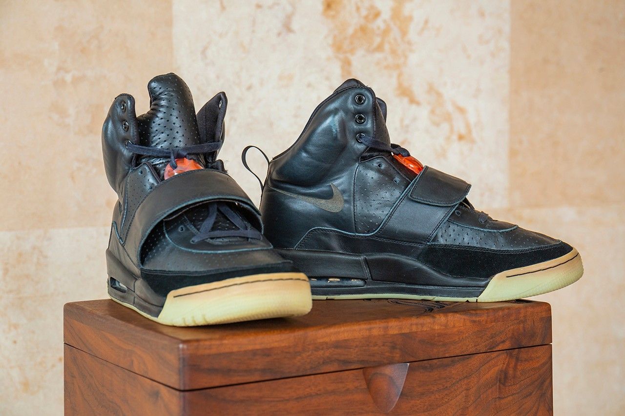 Nike yeezy 1 sample shop